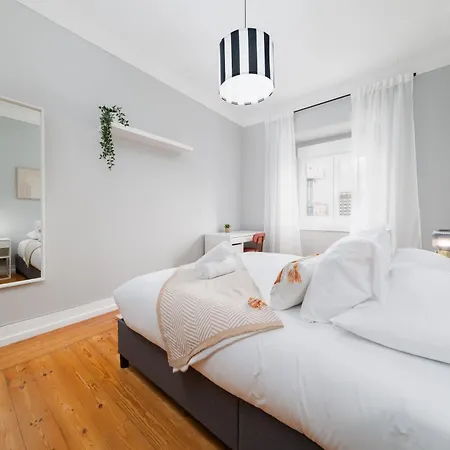 Vendégház Entrecampos 3 L Comfort Stay, Fast Wifi, Steps To Metro, Near Campo Grande Park