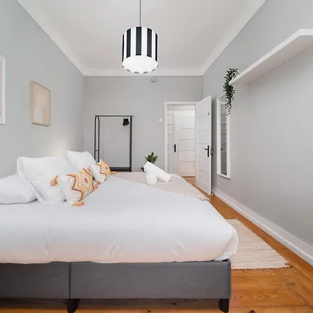 Entrecampos 3 L Comfort Stay, Fast Wifi, Steps To Metro, Near Campo Grande Park Vendégház *