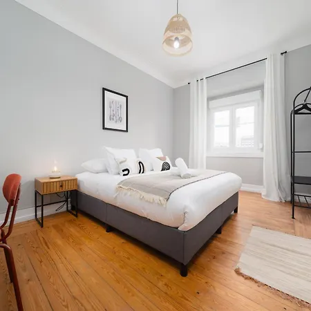 Vendégház Entrecampos 3 L Comfort Stay, Fast Wifi, Steps To Metro, Near Campo Grande Park Lisboa