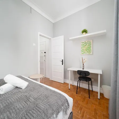 Entrecampos 3 L Comfort Stay, Fast Wifi, Steps To Metro, Near Campo Grande Park Vendégház *